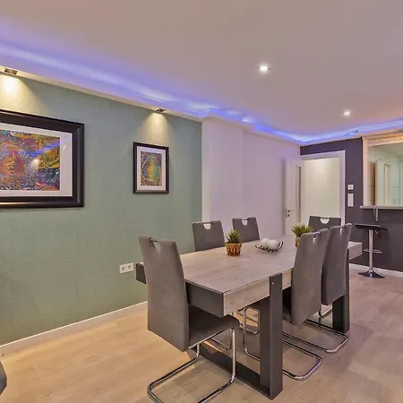 Luxury Centre Apartment